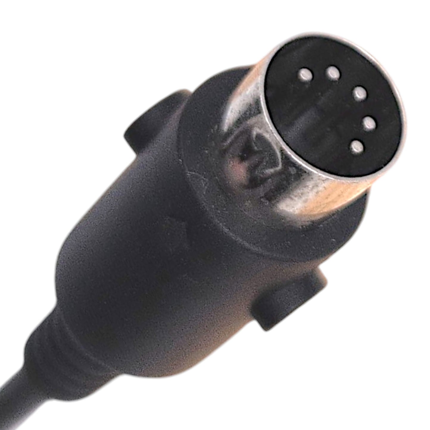 5-Pin Connector with all 5 pins in clear view