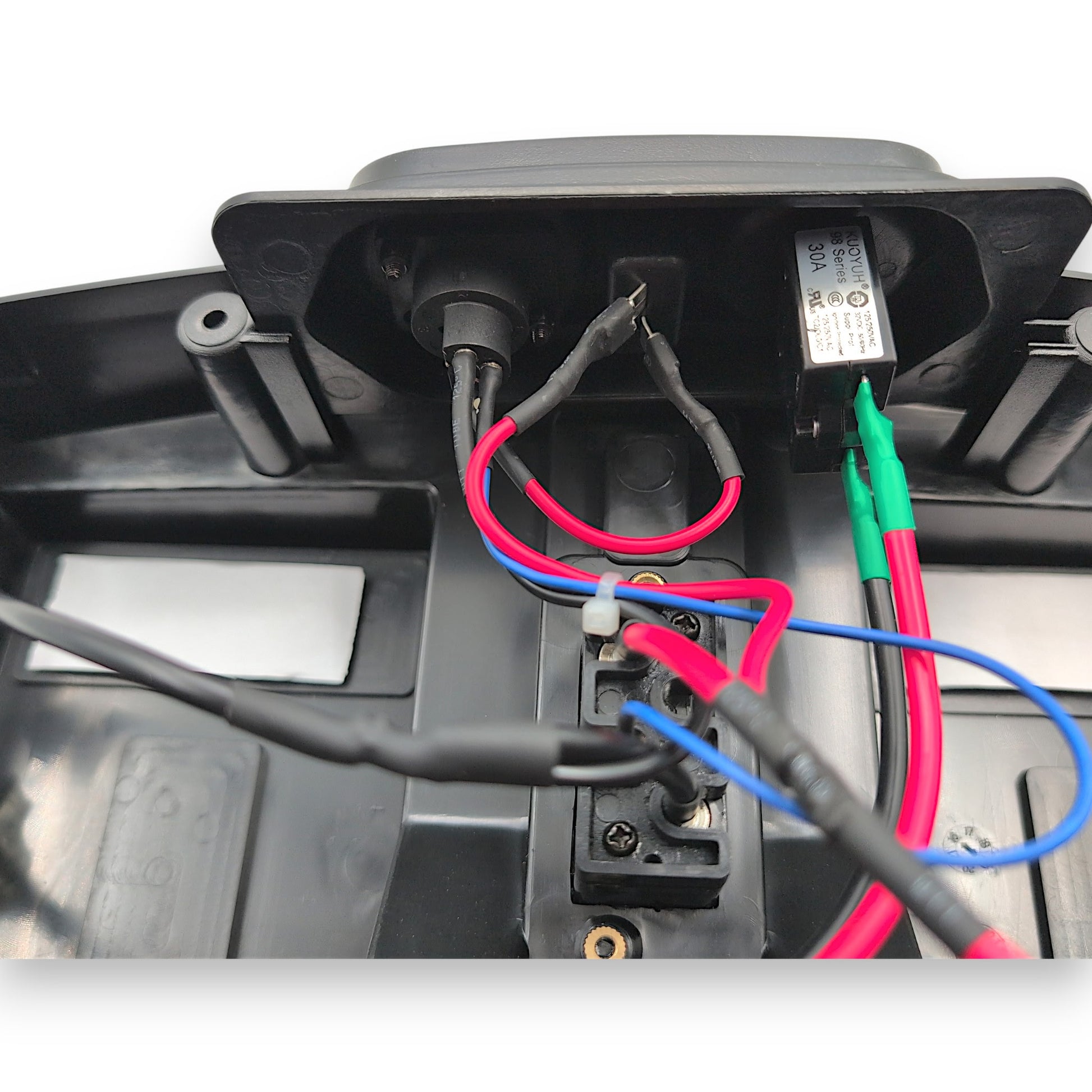 30 amp circuit breaker, and connectors. rom inside the battery box