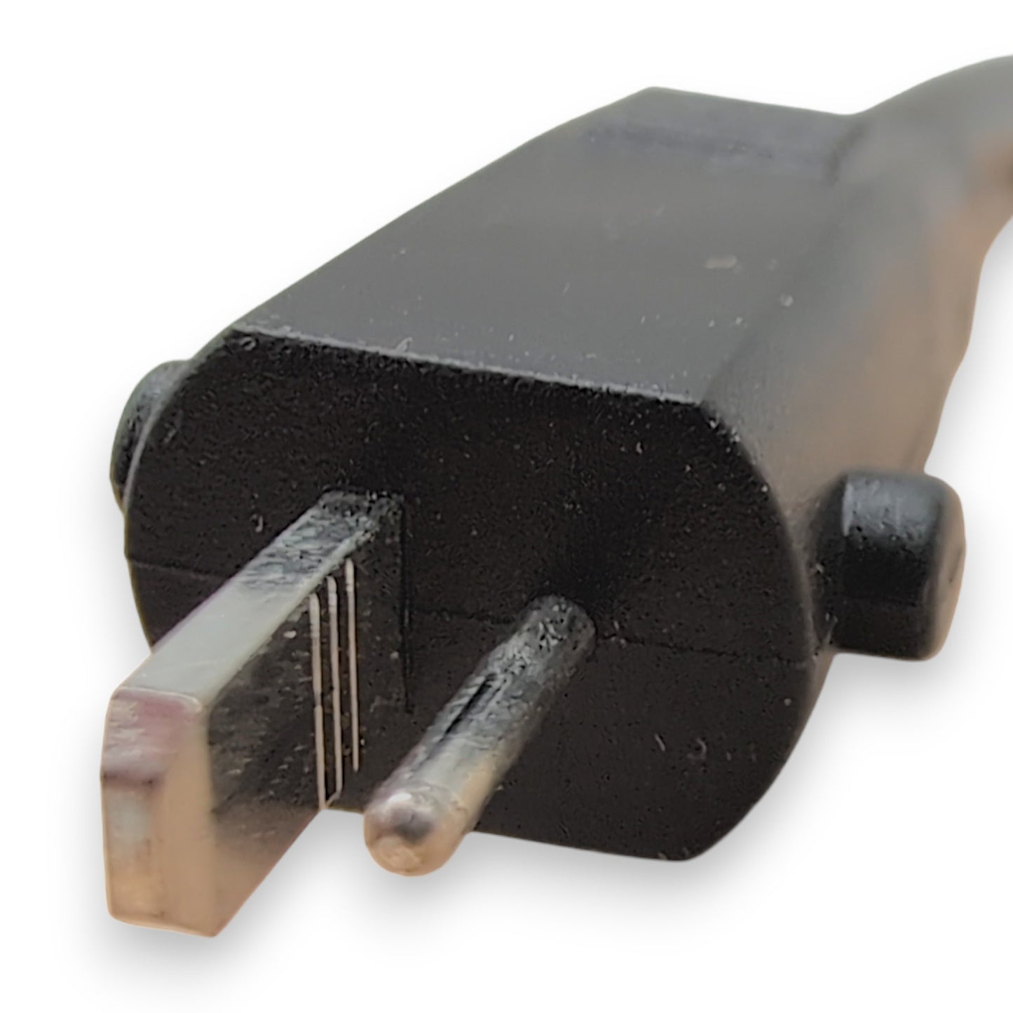 closeup of the 2 pin connector