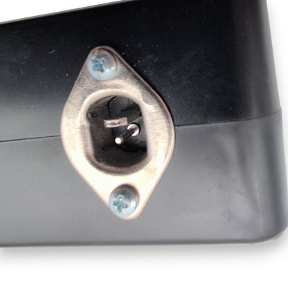 closeup of the 2-pin male power port