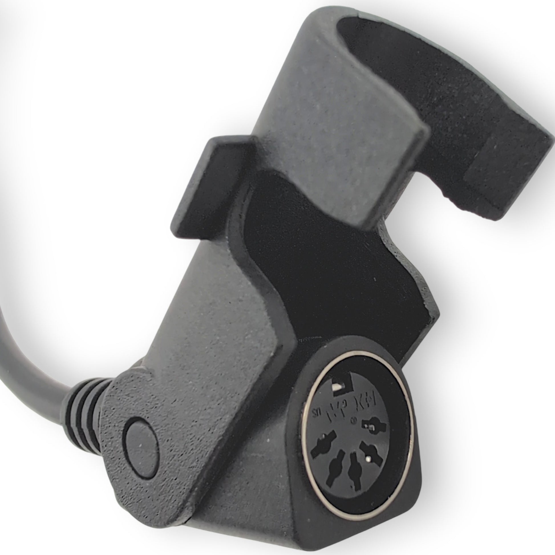 close up view of 5 pin female connector with clamp