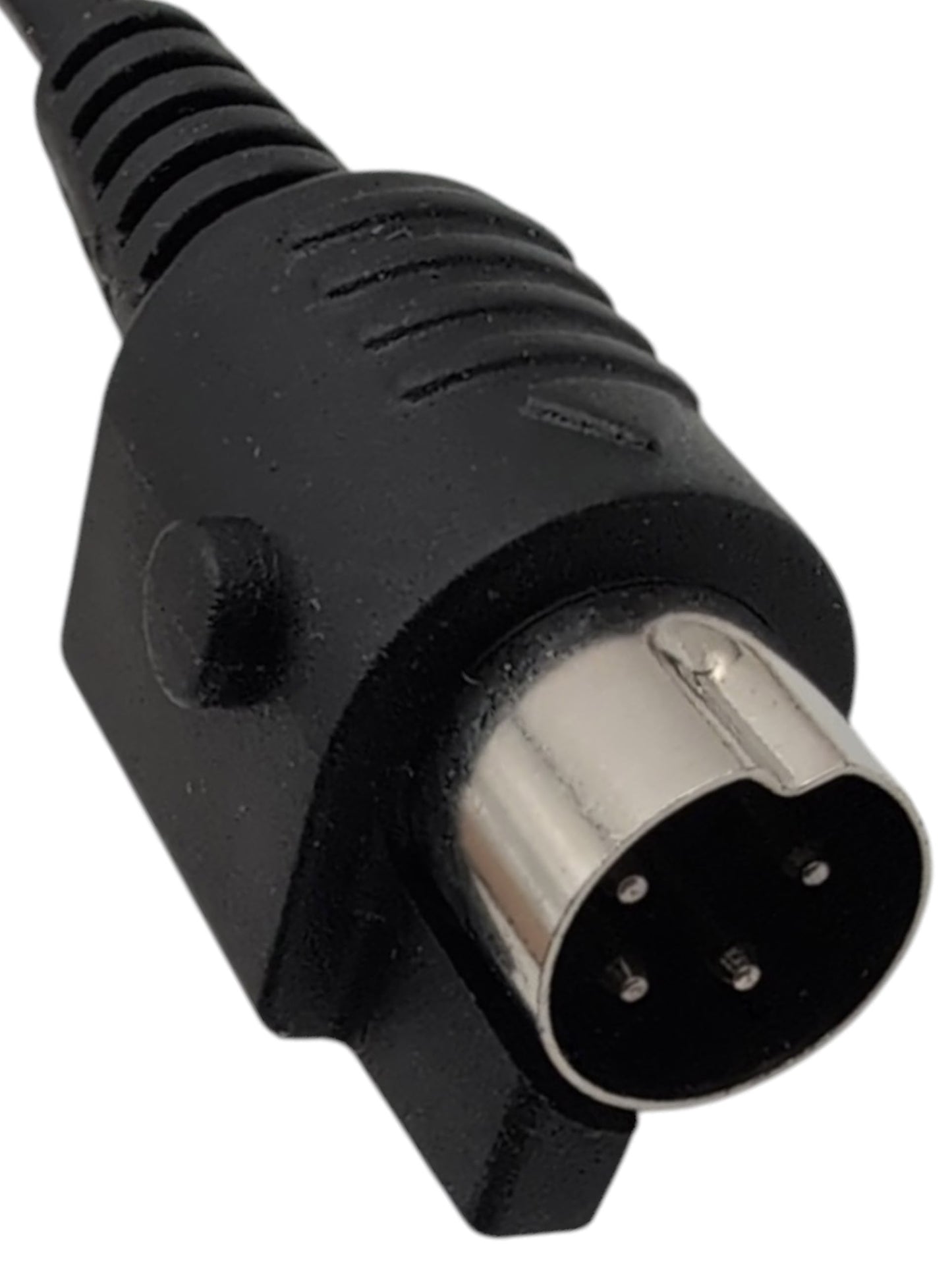 top / front view of the 4-pin connector. all five pin in clear view