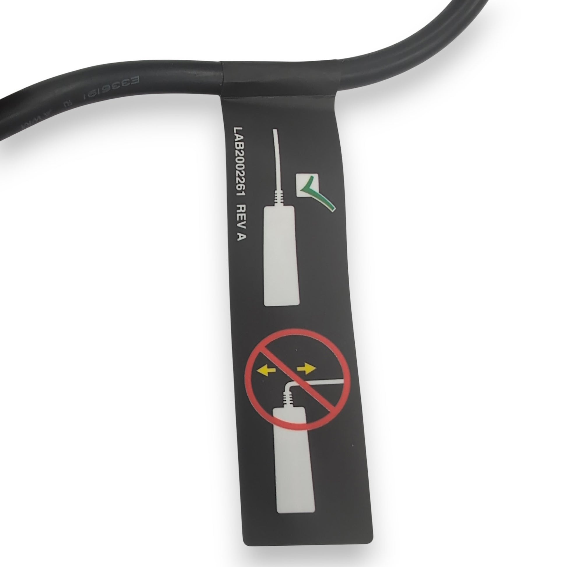 tag found on cable showing how you should not kink the cable