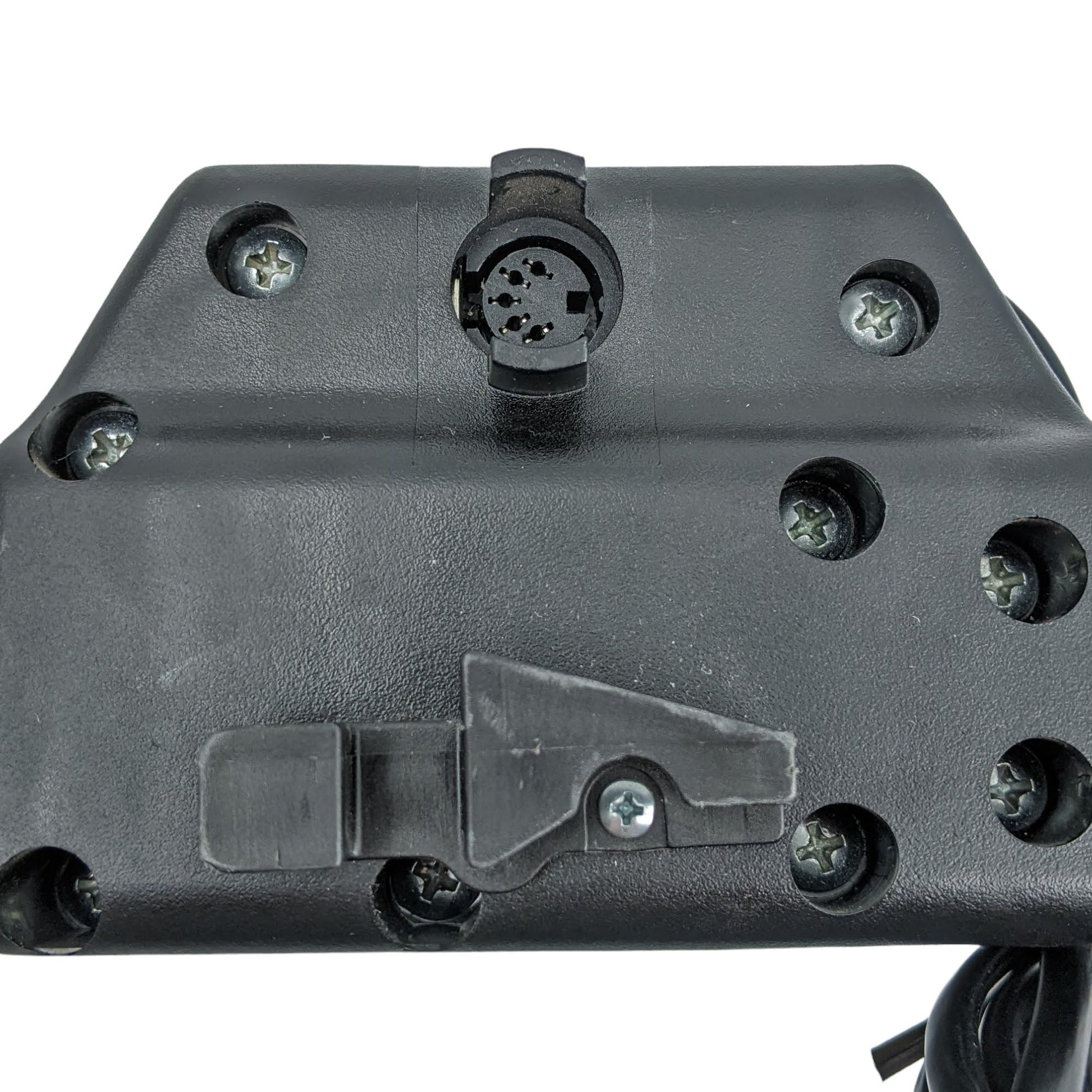 5-pin female port for remote hand control extension cable